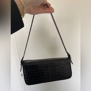 Vagabond black shoulder pouch
